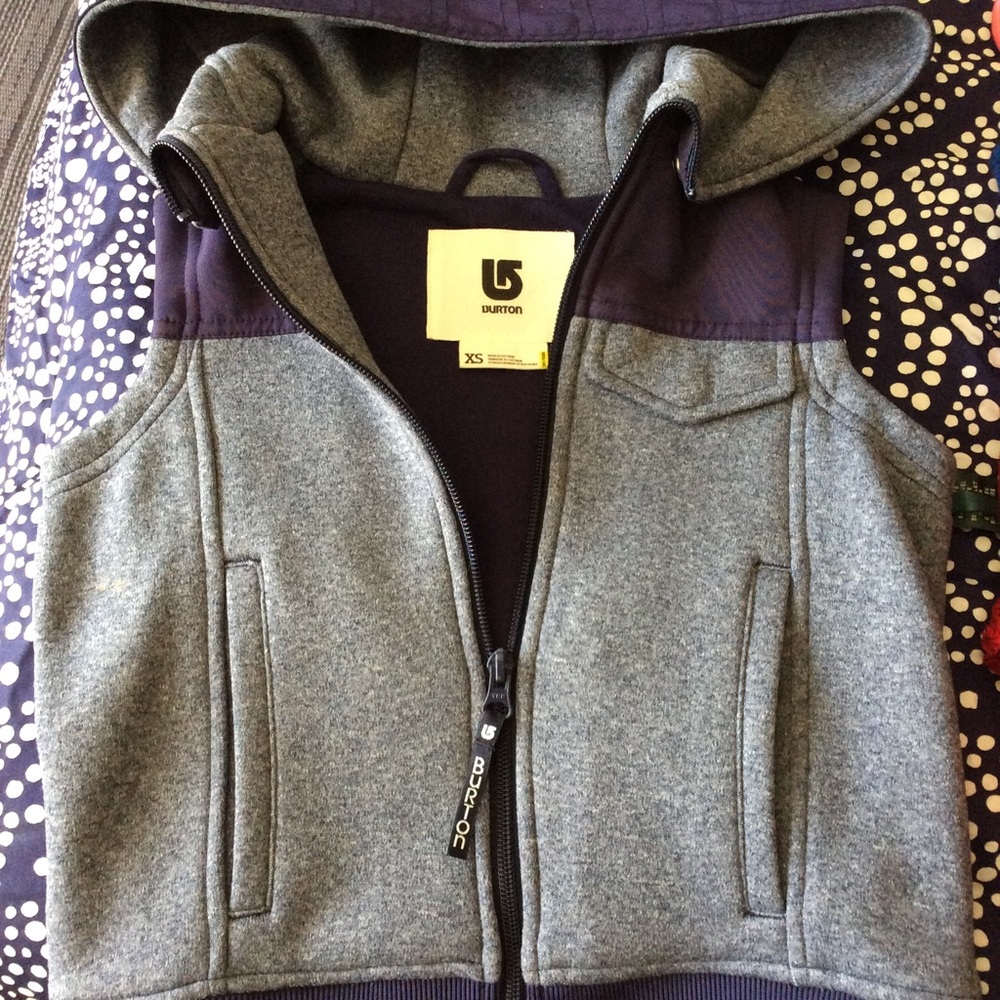 Burton Vest Unisex Size sm. New without tags.